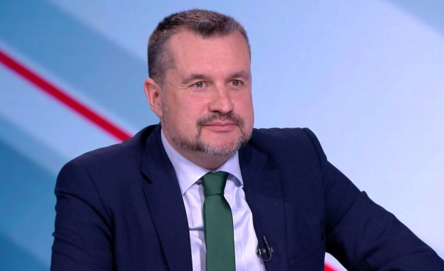 Калоян Методиев: В президентството е паническа ситуация, че може да се състави правителство