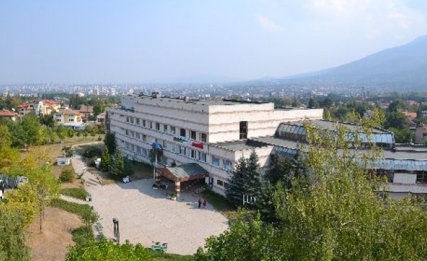 Министър Найден Тодоров гузно мълчи Не човек а желязо би