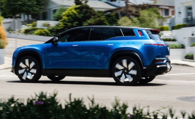 Американската марка Fisker обяви че първите доставки на новия 100