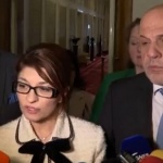 Десислава Атанасова: Няма окончателно решение за председател на парламента