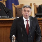 Карадайъ: Слави Трифонов да дойде, а не да праща SMS-и на чираците си