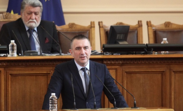 Опитът ни показва че в момента показни думи са напълно