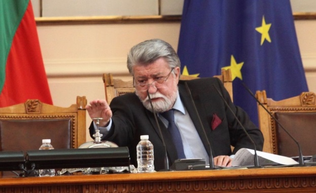 Изборът на председател на парламента се отлага за след празниците