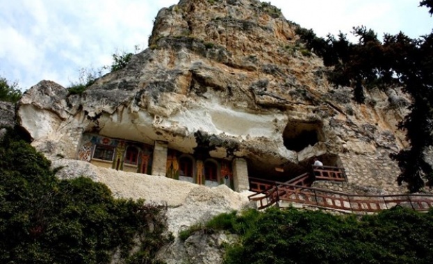 Скалният Аладжа манастир ще приема посетители от 14 до 17
