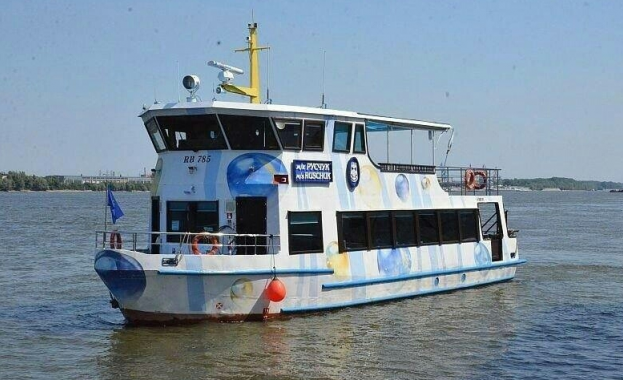 Този петък 14 април започват ежедневни разходки с корабче