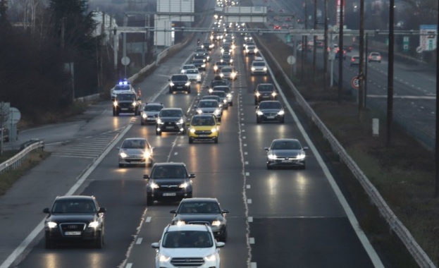 В последния от почивните дни за Великден се очаква интензивен