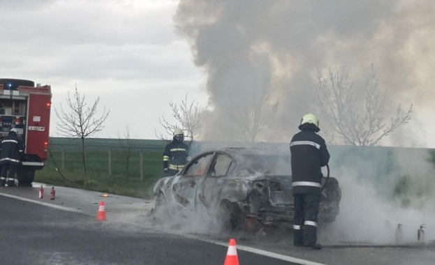 Автомобил се запали на АМТракия в посока Бургас - София,