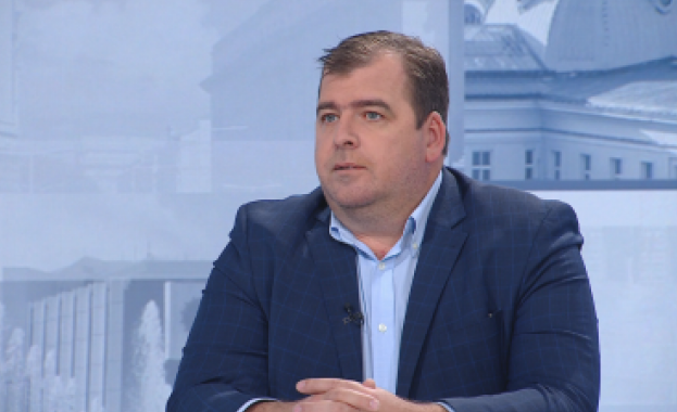 В предаването Още от деня по БНТ Явор Гечев каза