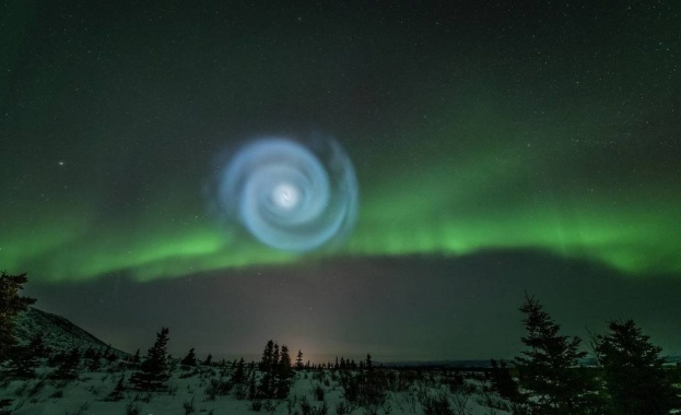 Любителите на северното сияние получиха неочаквана изненада насред зелените