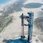 Замръзнала клапа е отложила изстрелването на свръхтежката ракета "Старшип"