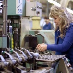 Икономисти: Бизнесът не бива да се натоварва, а да се ограничат социалните разходи