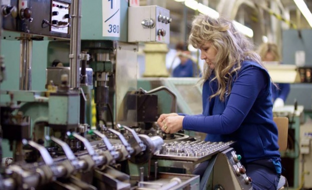 Парите които се дават за избори са на практика пари