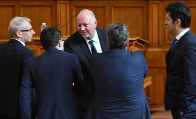 Росен Желязков беше избран за председател на НС