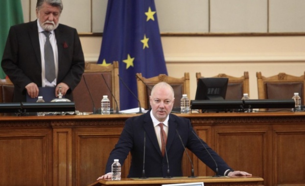 Парламентарната традиция изисква да се кажат думи с тържествен характер