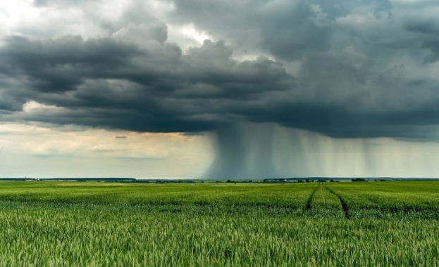 През нощта облачността временно ще се разкъса и намалее на