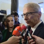 Денков: Пеевски ползва нескопосан метод да прикрие проблемите в ДПС