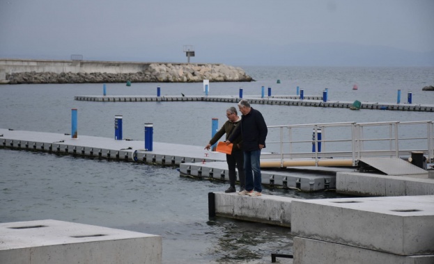 Едно от най важните съоръжения за рибарските лодки в порта