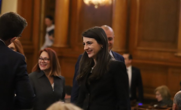 Лена Бориславова напуска парламента за да се включи в организацията