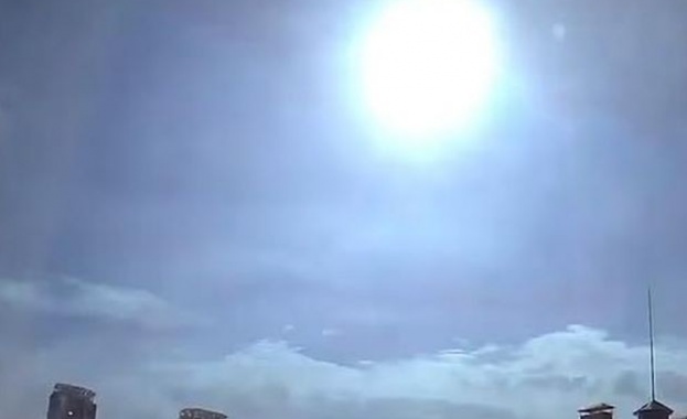 НАСА отрече огромна светкавица над Украйна да е сателит падащ