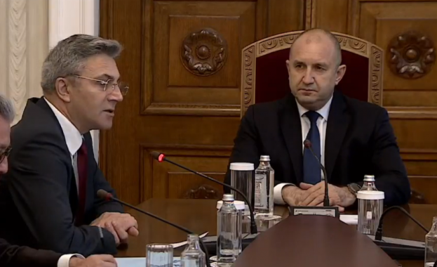 Днес президентът продължава консултациите с представителите на парламентарните групи в