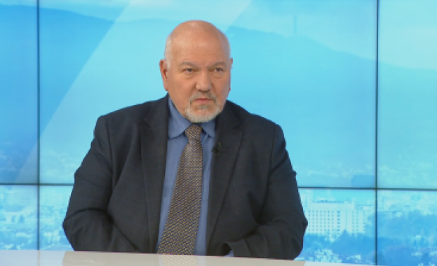 В предаването Панорама по БНТ Александър Маринов каза че въпросът