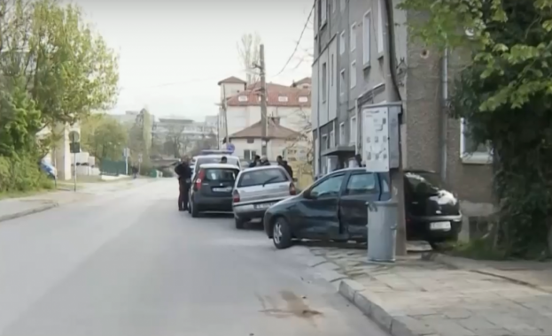 Катастрофата с четири пометени коли в Благоевград: Шофьорът се е движел с над 120 км/ч