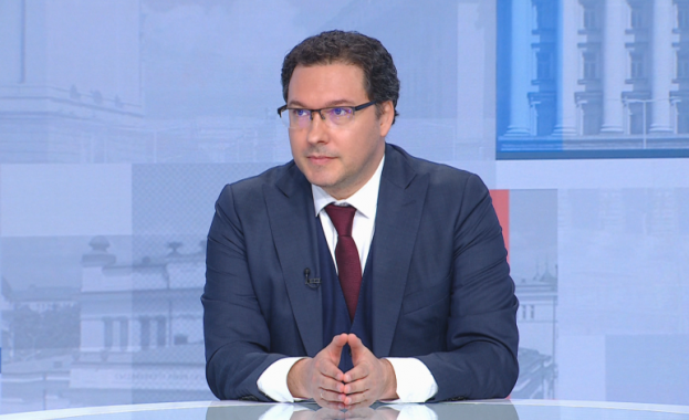 В предаването Още от деня по БНТ Даниел Митов каза