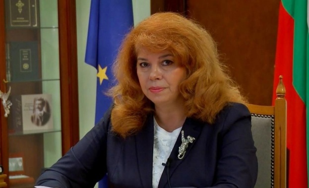 Вицепрезидентът Илияна Йотова изрази изненадата си от номинацията на ГЕРБ