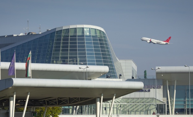 Първият пътнически самолет, излетял от Израел, пристигна на летище София