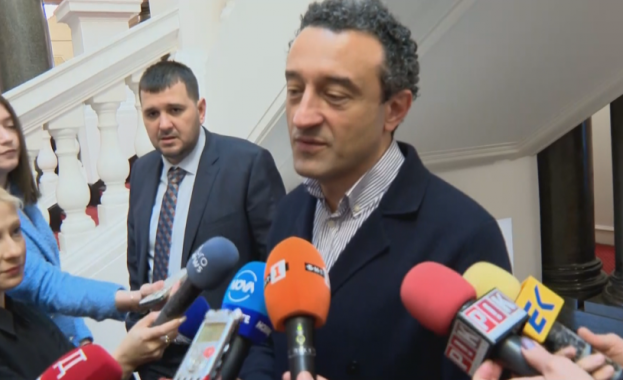 Продължаваме промяната изключи Даниел Лорер от партията и поиска оставката