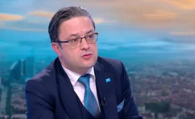 Тома Биков: Няма да преговаряме за нищо друго, освен за излъчване на управляващо мнозинство и за излъчване на редовен кабинет Тома Биков: Няма да преговаряме за нищо друго, освен за излъчване на управляващо мнозинство и за излъчване на редовен кабинет