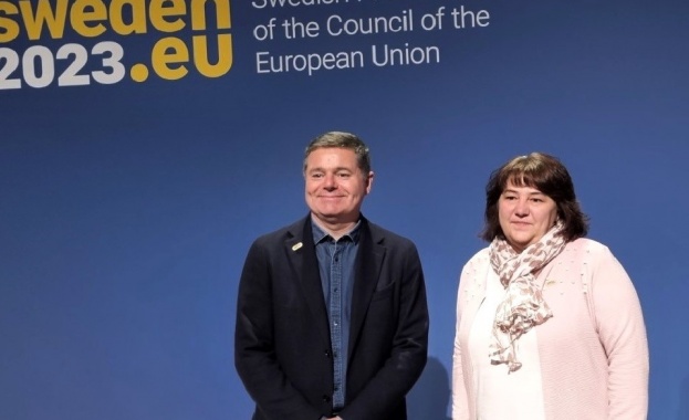 Министърът на финансите Росица Велкова проведе срещи с председателя на