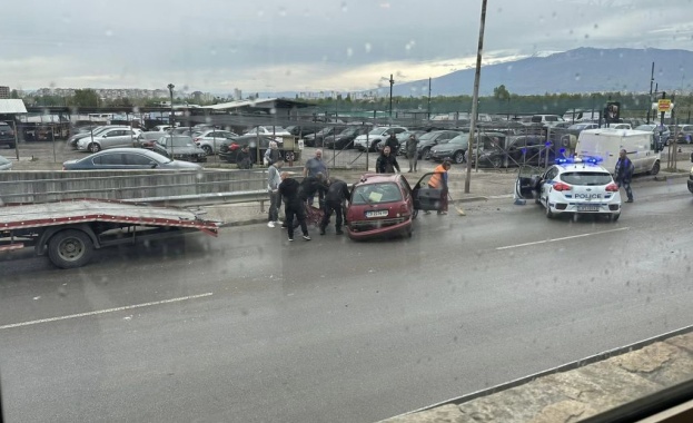 Тежка катастрофа между две коли е станала тази сутрин до