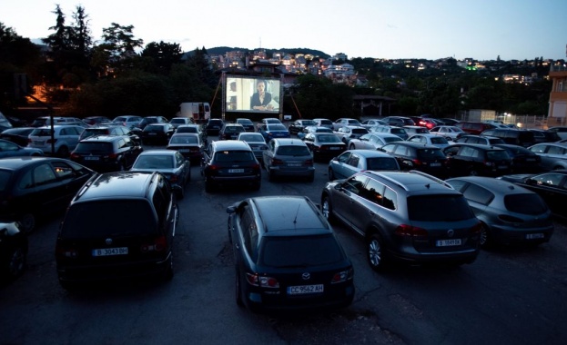 Инициативата Автокино започва тазгодишното си осмо национално турне от Варна