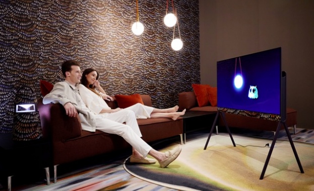 LG OLED: Зашеметяващо произведение на изкуството за дневната ви
