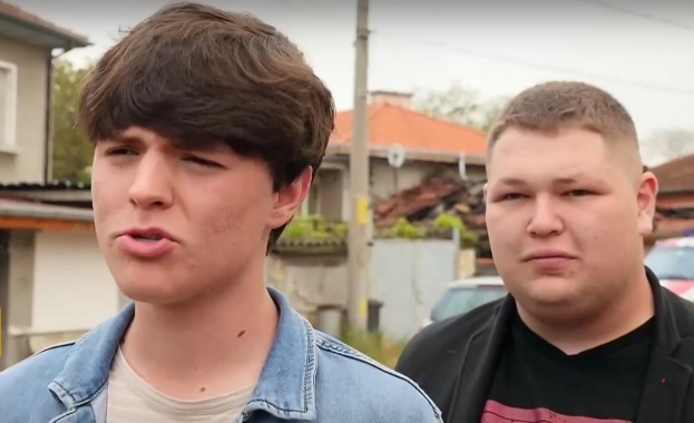 Двама младежи от град Съединение бяха специално наградени от пожарната