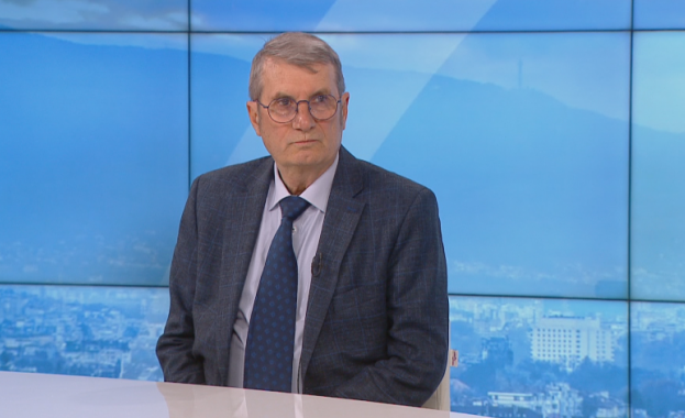 Здравният министър проф Христо Хинков ще предложи забрана за откриване