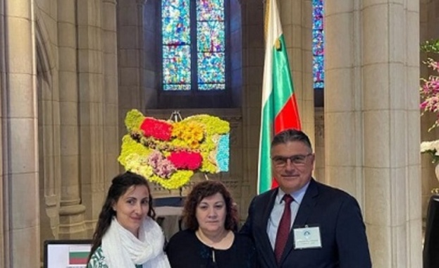 Международно цветно изложение с българско участие беше открито в Националната