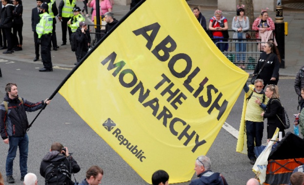 52 ареста на антимонархисти бяха извършени в Лондон по време