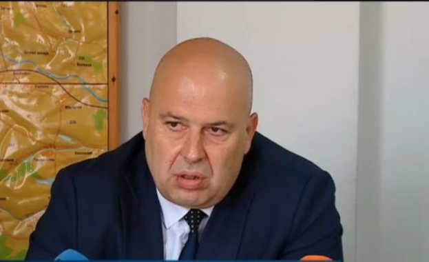 Шефът на ОДМВР-Пловдив за акцията в дискотека: Начинът на обиск е определен от полицаите на място Шефът на ОДМВР-Пловдив за акцията в дискотека: Начинът на обиск е определен от полицаите на място