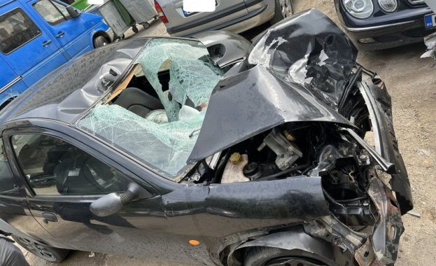 След тежката катастрофа при която момче и момиче загубиха живота