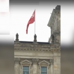 Червеното знаме на победата се появи над Райхстага (Видео)