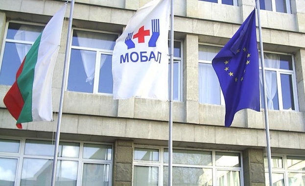 Медици от областната болница във Велико Търново се борят за