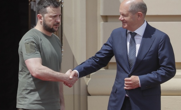 Президентът на Украйна Володимир Зеленски пристигна в Германия тази нощ