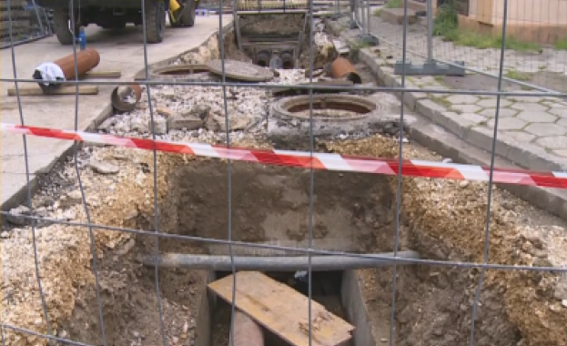 Пловдивски квартал втора седмица е без топла вода заради авариен ремонт