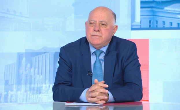 В предаването Още от деня по БНТ Боян Магдалинчев каза