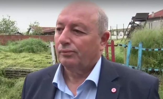 Нападнаха служители на Агенцията по храните с брадва при проверка