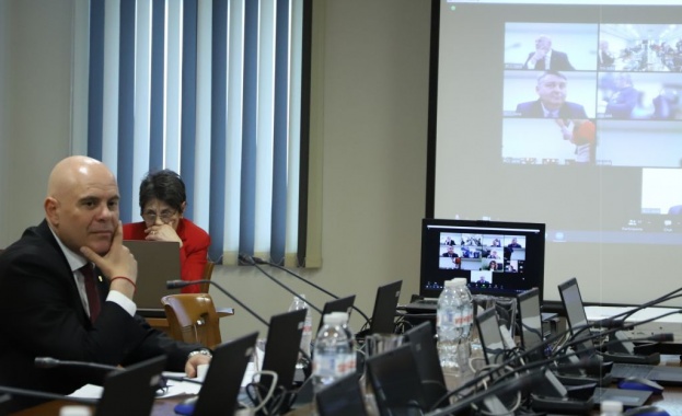 Главният прокурор Иван Гешев обяви че е призован в понеделник