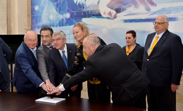 Пощенската марка посветена на 100 годишнината на Българския олимпийски комитет ще