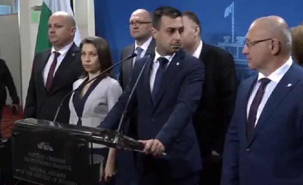 Настояваме да бъде прекратена всякаква работа по техническата подготовка за